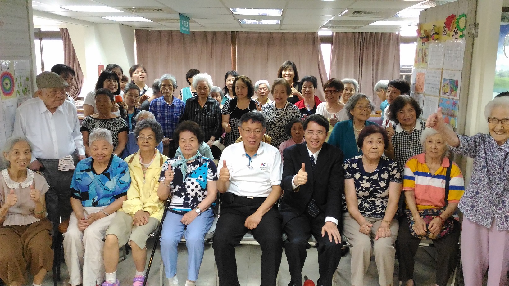 柯市長赴馬偕大同老人日照中心與長者同歡樂說明圖片
