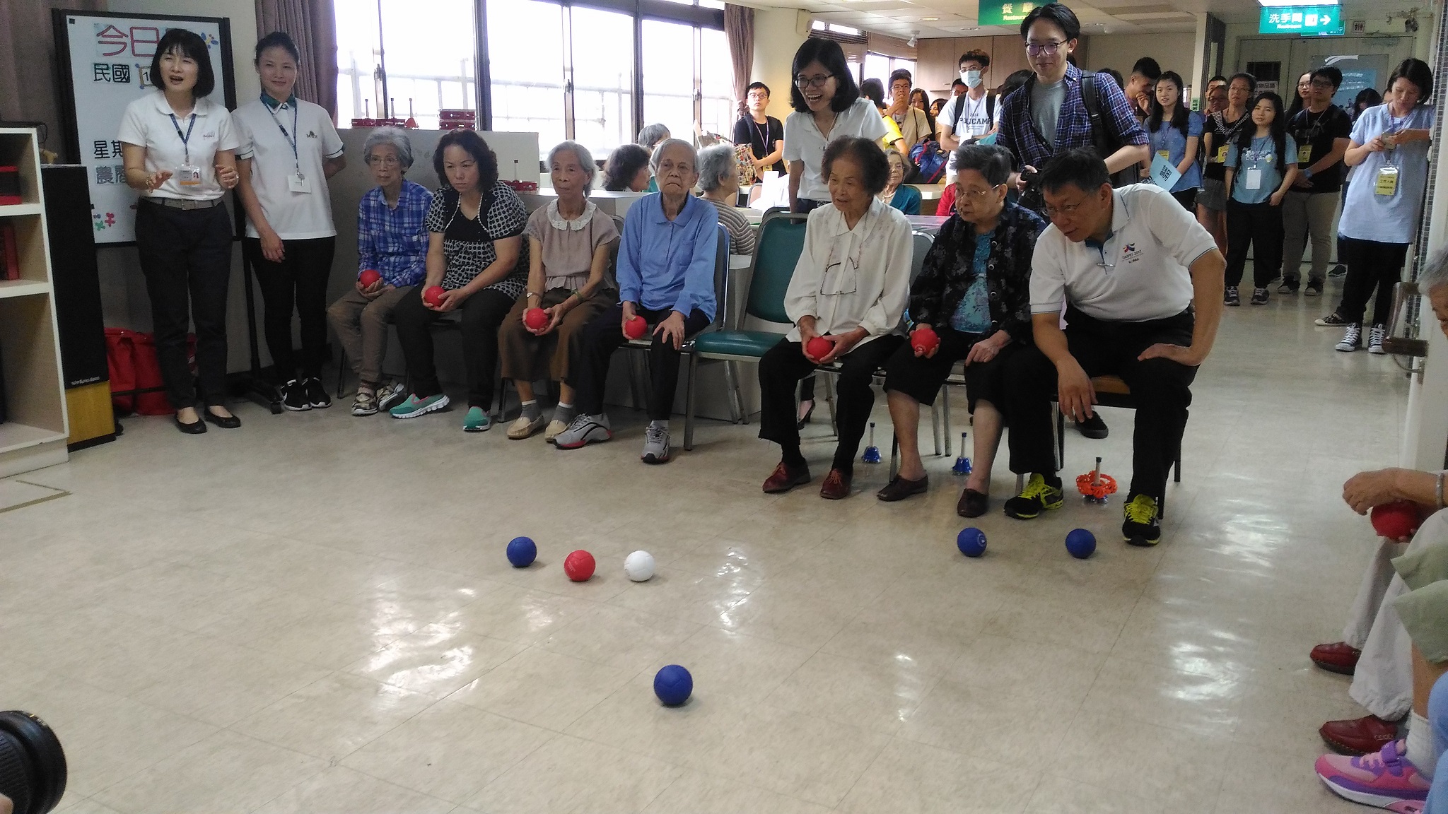 柯市長赴馬偕大同老人日照中心與長者同歡樂說明圖片