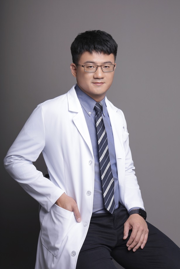 簡銘陞醫師相片