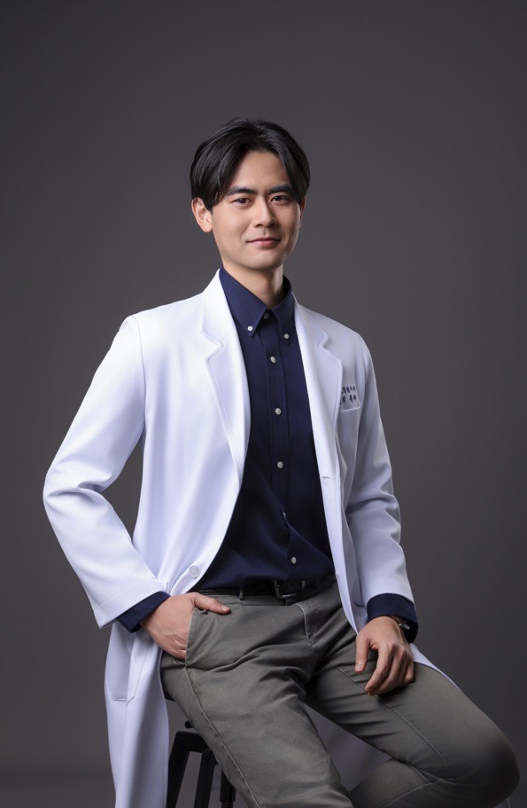 耳鼻喉頭頸部醫師照片